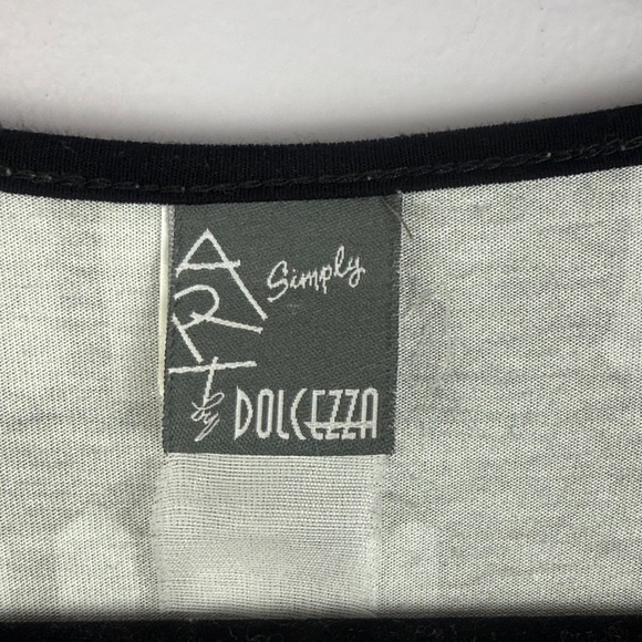 Simply Art Dolcezza Black Green Daisy Criss Cross Art Long Sleeve Large Tunic. - Picture 3 of 12